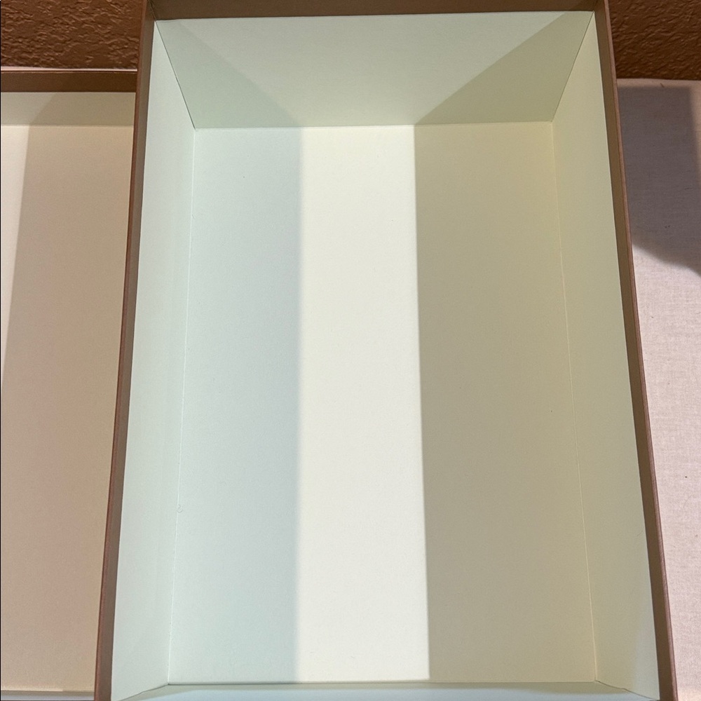 Burberry Tan Rectangular Box - Picture 5 of 6